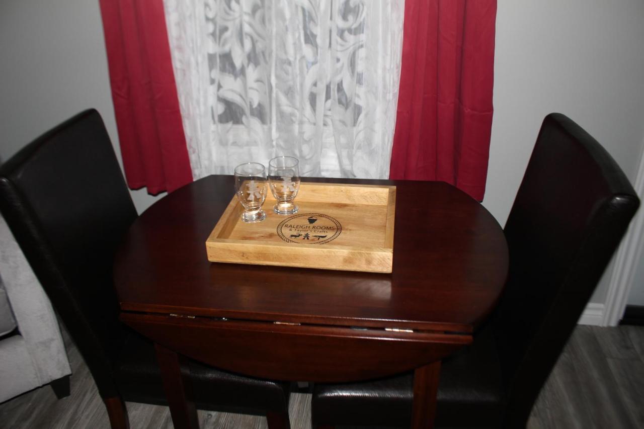 & Taylor's Crafts Motel 4*