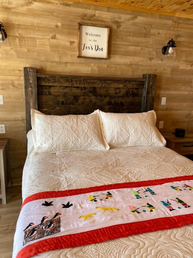 Motel & Taylor's Crafts
